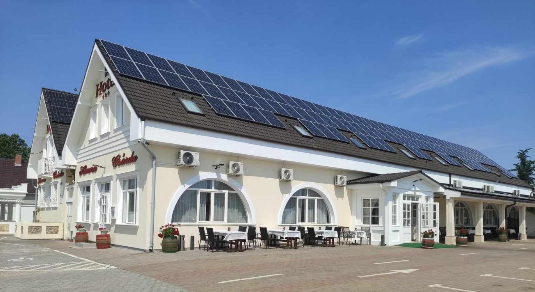 Kemence Csarda Es Szalloda Mestecǎneşti Exterior foto