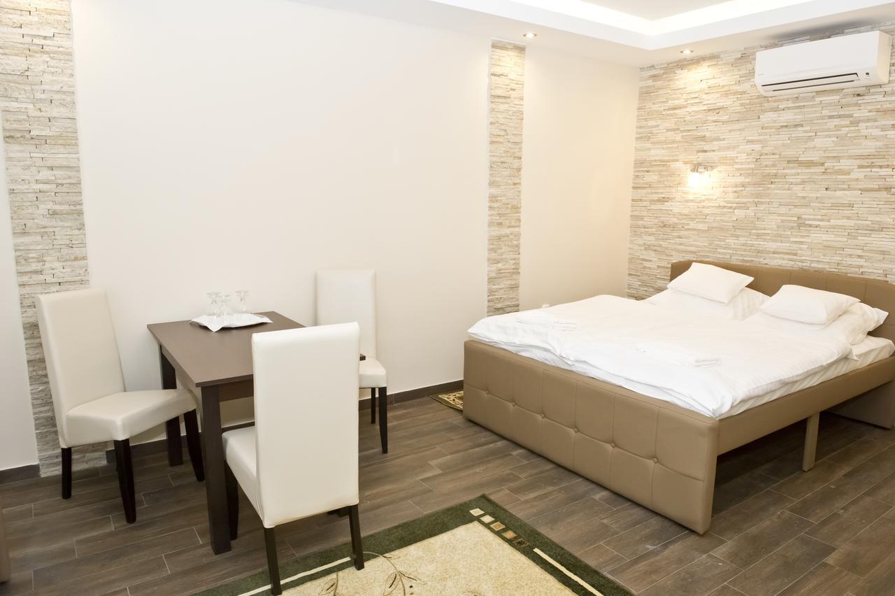 Kemence Csarda Es Szalloda Mestecǎneşti Exterior foto
